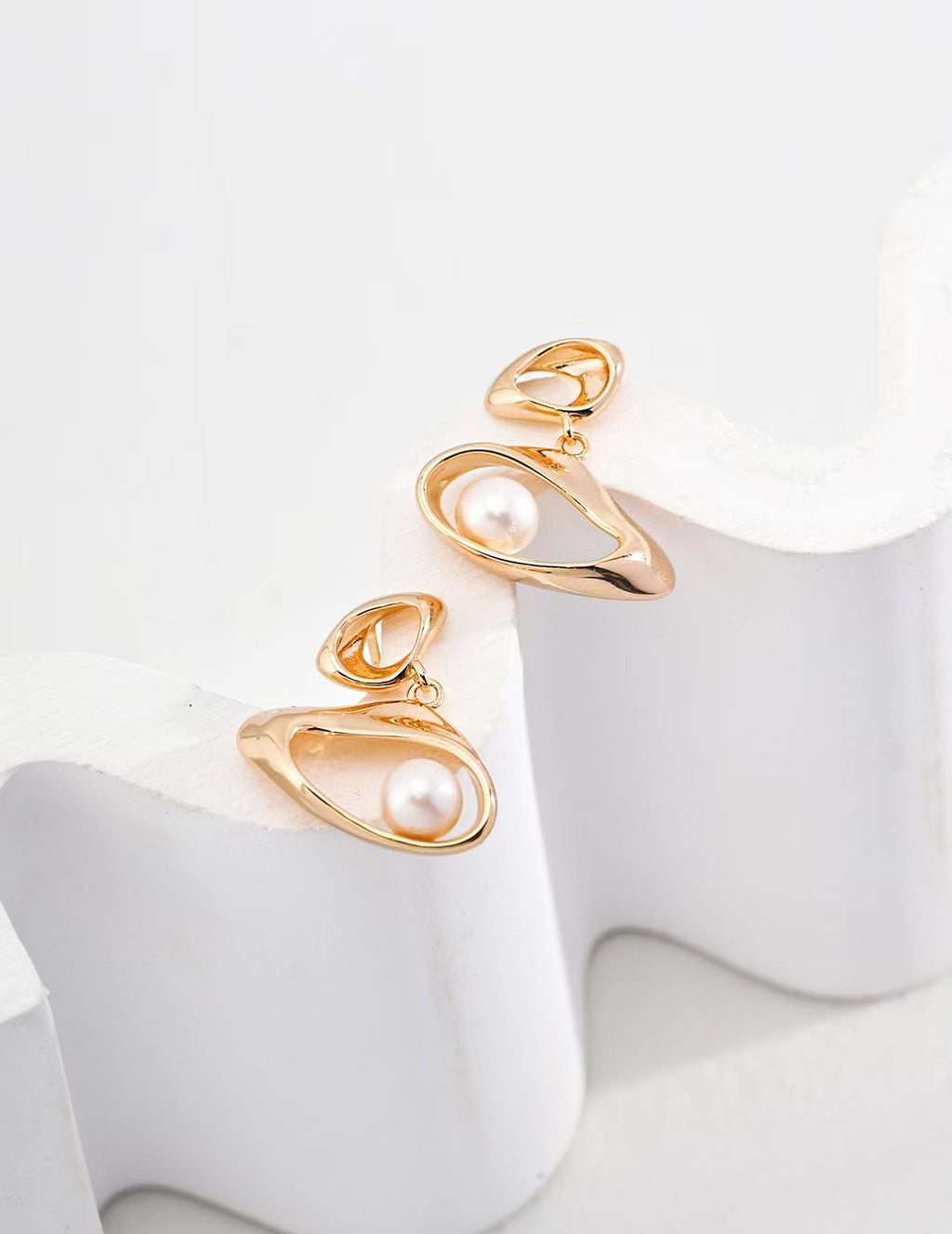 FirstMeet Pearl Stud Earrings