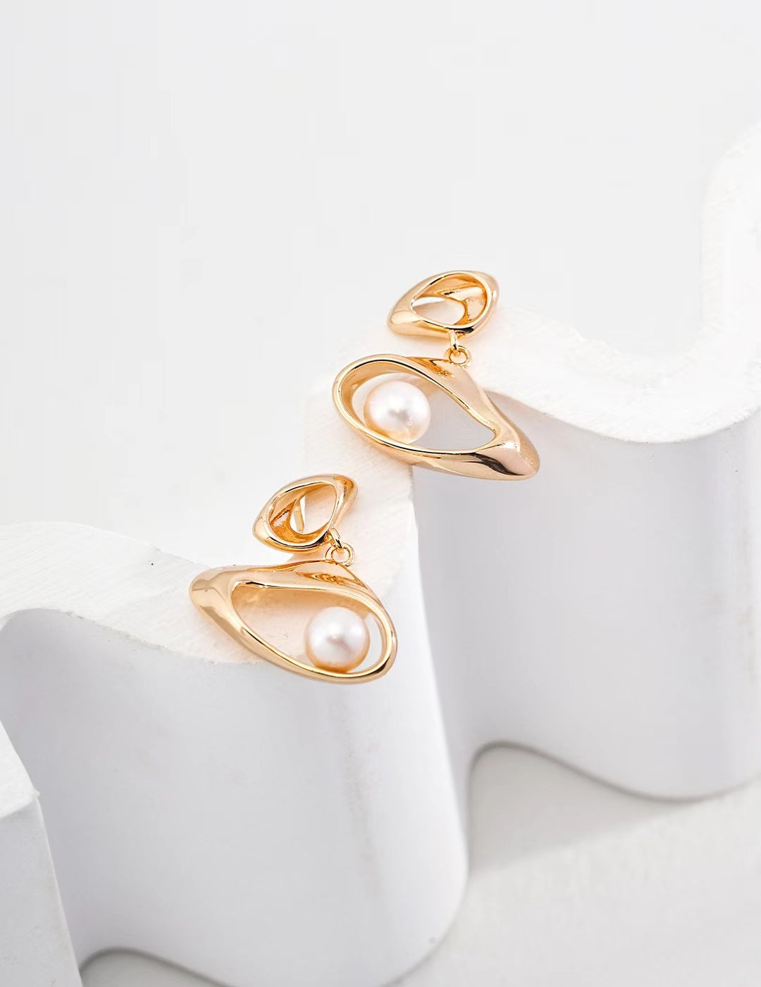 FirstMeet Pearl Stud Earrings